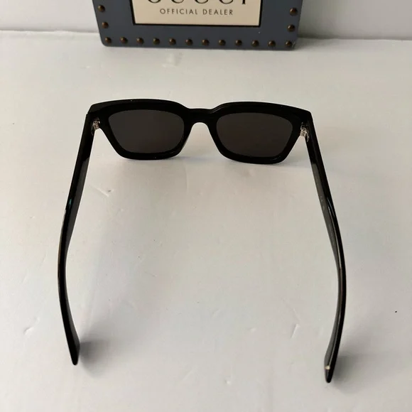 New- 💯 Authentic Gucci Smoke Square Men's Sunglasses GG0001SN 001